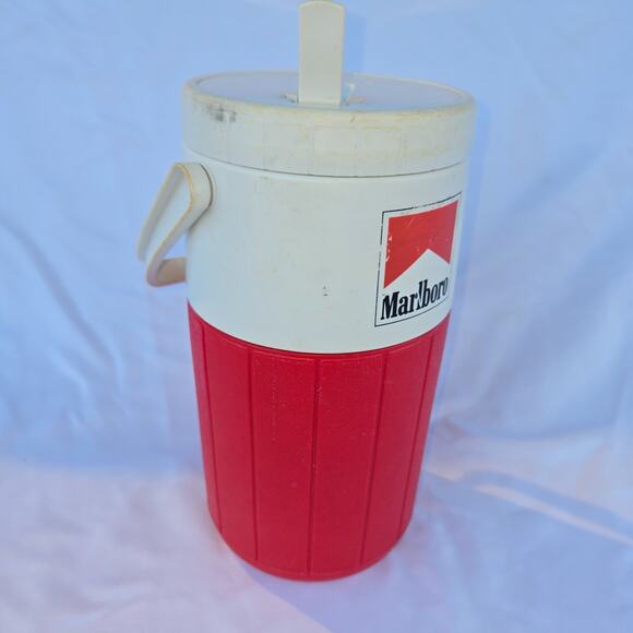 Marlboro Coleman Cooler Water Jug 1/2 Gallon Vintage Swivel Spout Handles Red - Picture 14 of 15